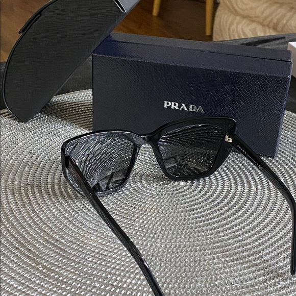 Brand New Women’s Prada Sunglasses PR 08VS 1AB 5S0 - Picture 7 of 11